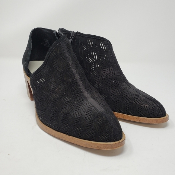 1. State Iddah Black Perforated Cutaway Booties size 10 - Picture 3 of 8